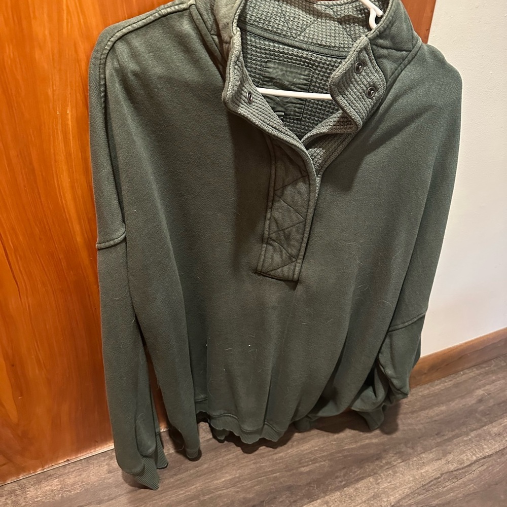 Aerie Women’s Green Quarter Snap Sweater